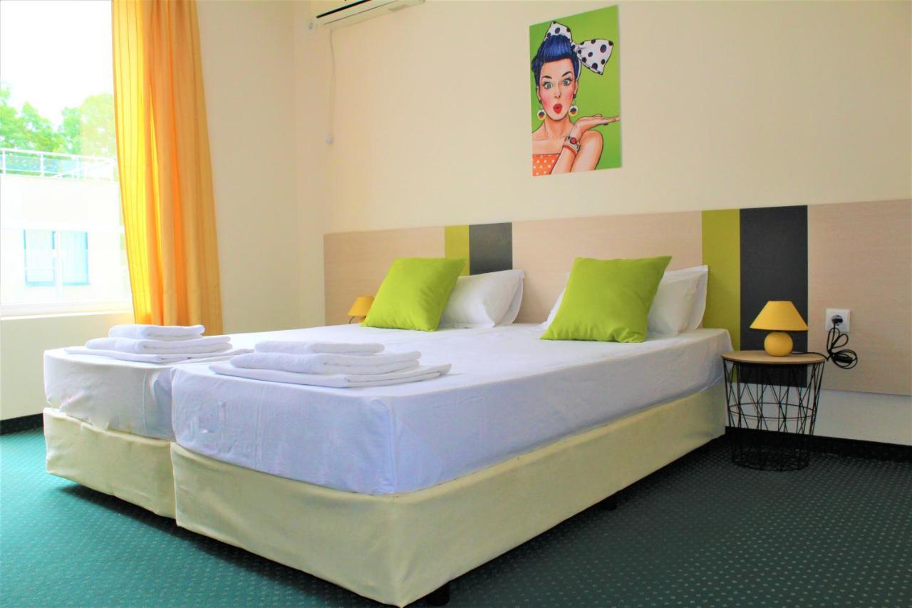Pop Art Hotel プリモルスコ エクステリア 写真